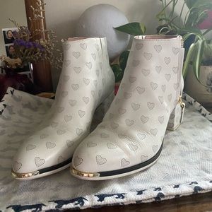 COLE HAN X RODARTE WHITE BOOTS. Size 7 Women’s